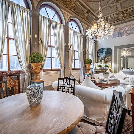 Yid Bargello Luxury Appartement *